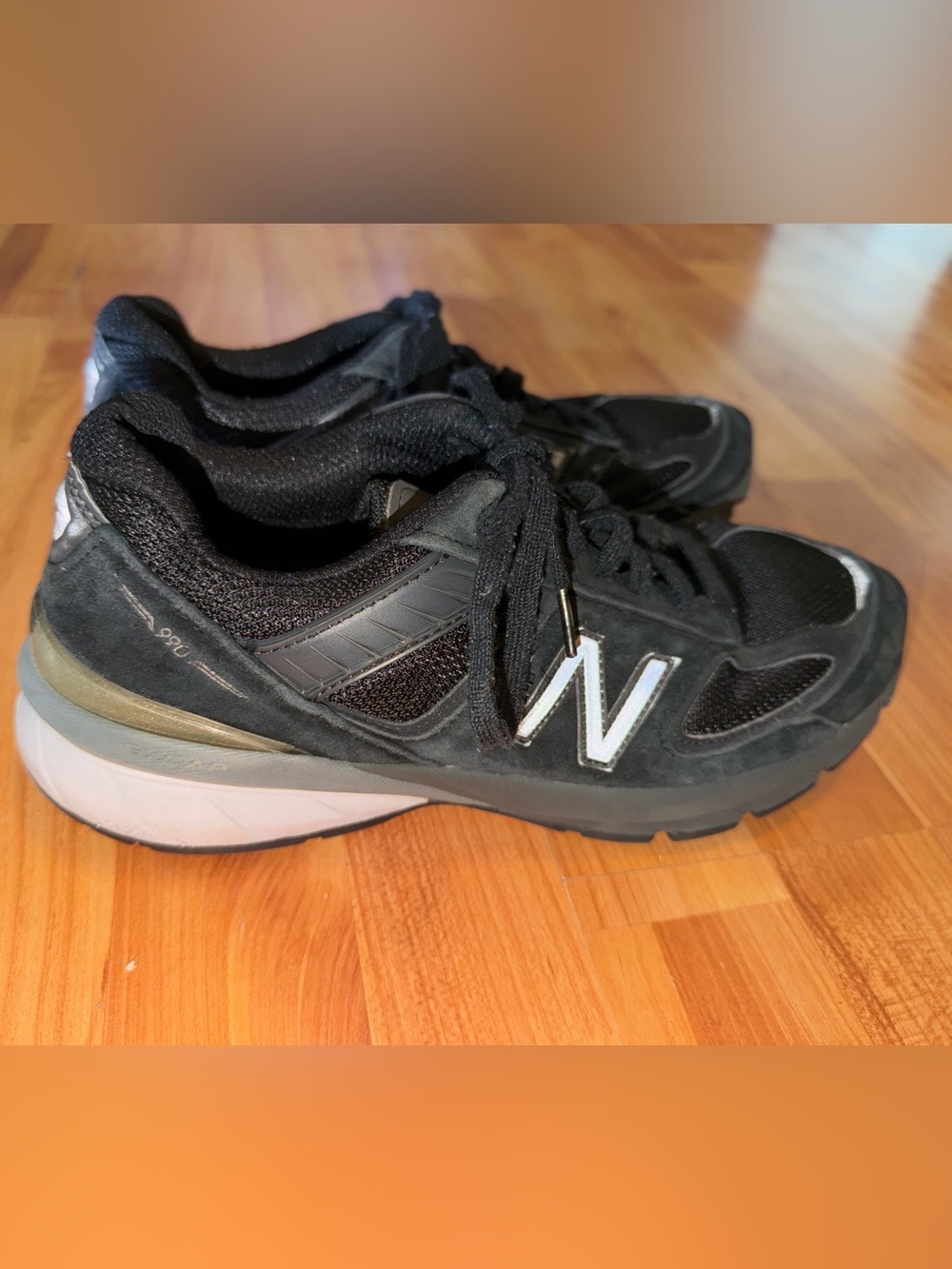 New Balance Men’s Black Athletic Running Sneakers with Reflective N